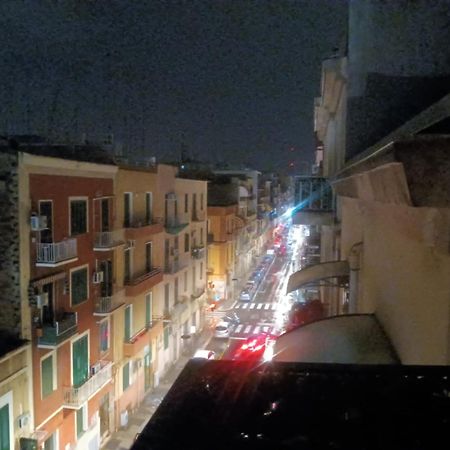 Pokoj Dla 2 Z Prywatnym Balkonem, Lazienka I Wejsciem Bari Buitenkant foto