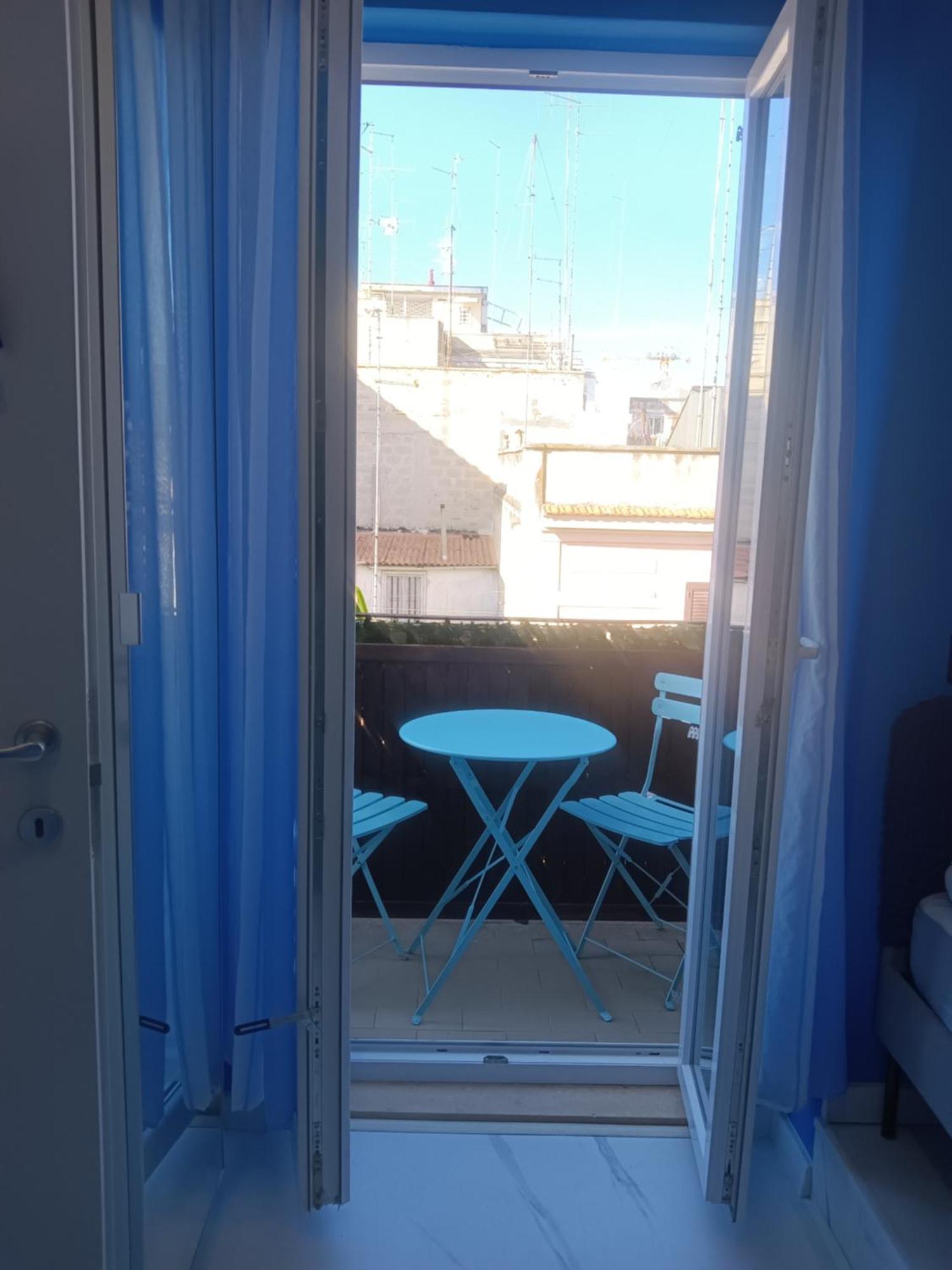 Pokoj Dla 2 Z Prywatnym Balkonem, Lazienka I Wejsciem Bari Buitenkant foto