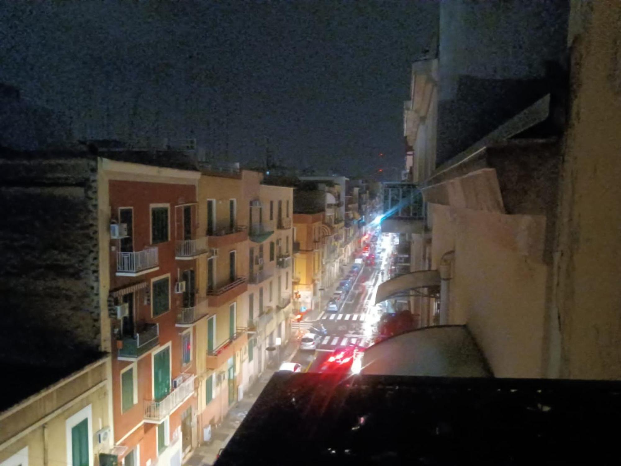 Pokoj Dla 2 Z Prywatnym Balkonem, Lazienka I Wejsciem Bari Buitenkant foto