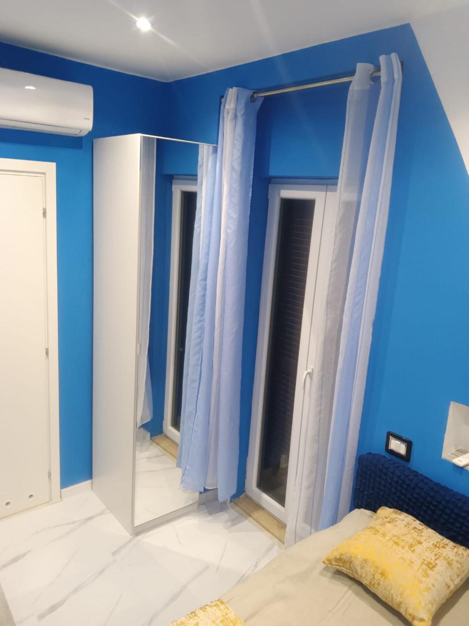 Pokoj Dla 2 Z Prywatnym Balkonem, Lazienka I Wejsciem Bari Buitenkant foto